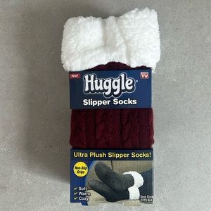 Huggle Slipper Socks Grippy NWT